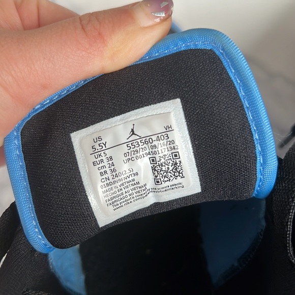 AIR JORDAN 1 LOW GS University Blue / Black - Picture 4 of 15